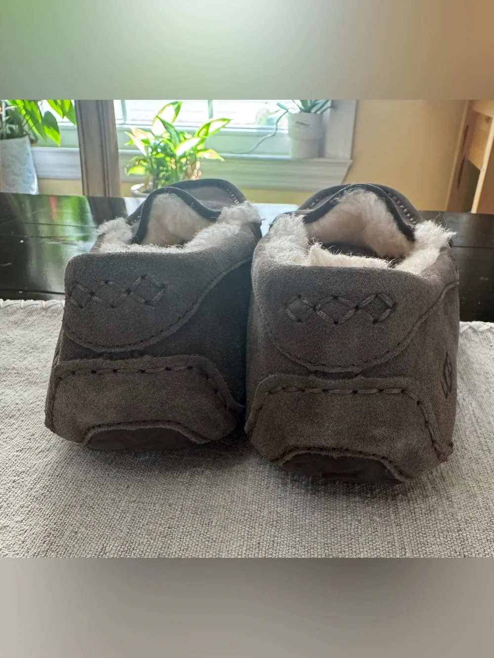 UGG Women's Ansley Slipper Espresso Brown Suede Moccasins Size 7
